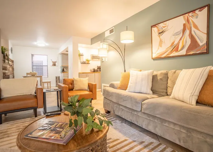 Apartment Cozy Retreat - Pool, Spa, Pickleball