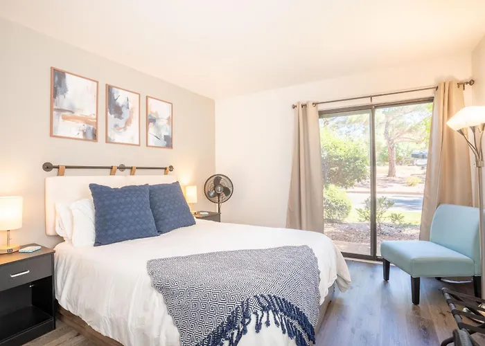 Cozy Retreat - Pool, Spa, Pickleball
